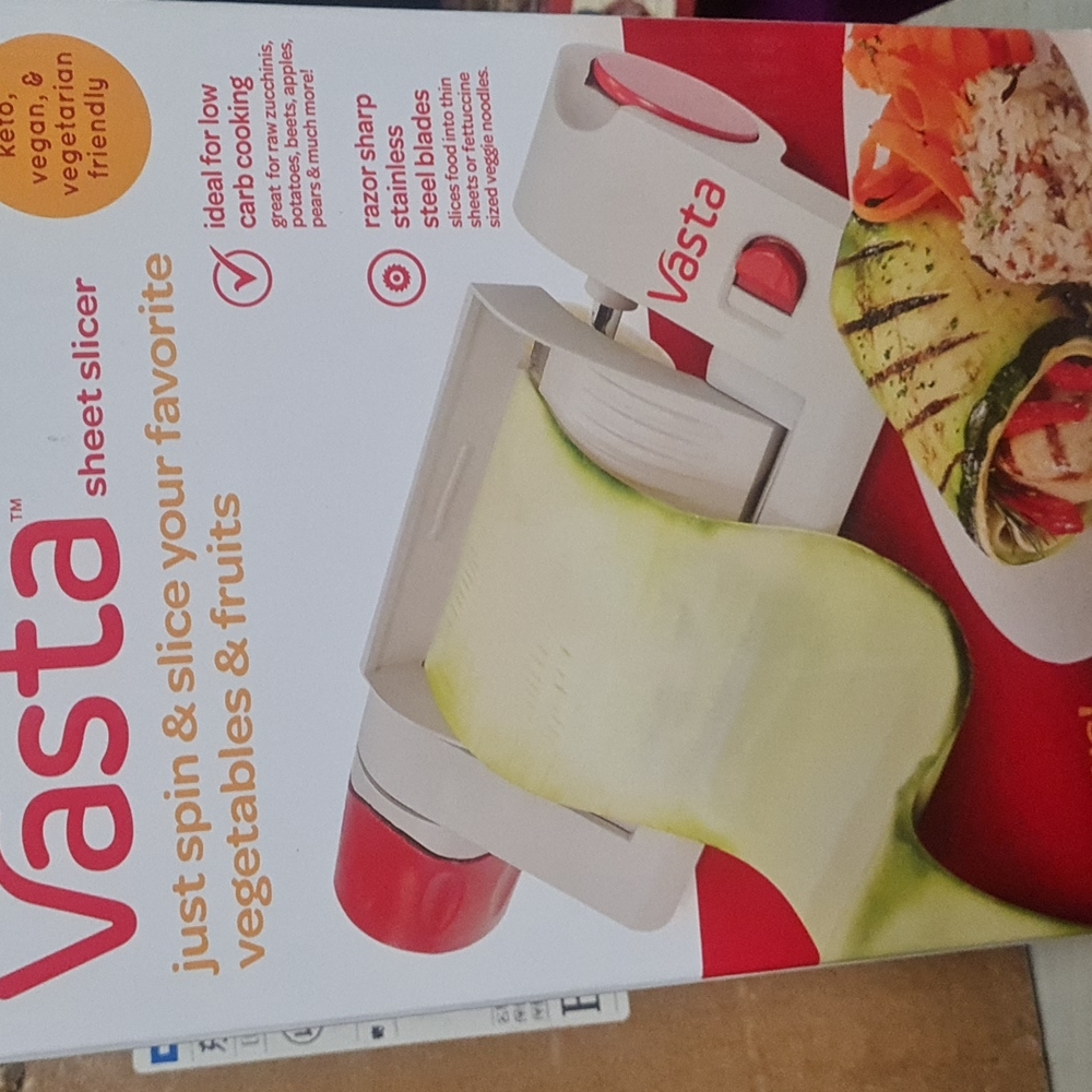 New with out tag Vasta sheet slicer red,white